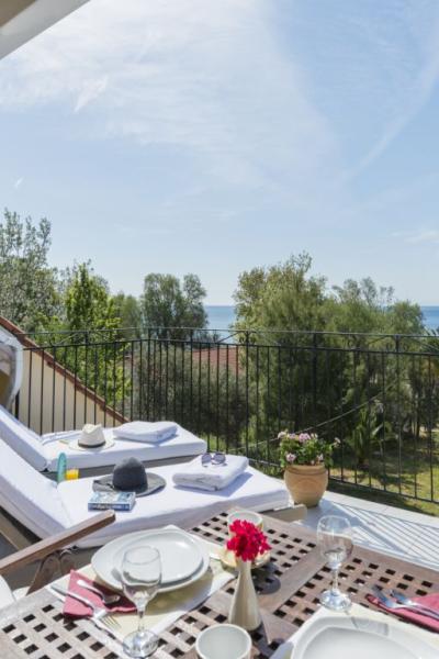 5 Albouro Seafront Apartments Kateleios Kefalonia